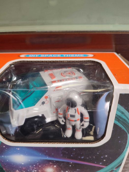 Duży tor wyścigowy stacja kosmiczna astronauta 205 elementów