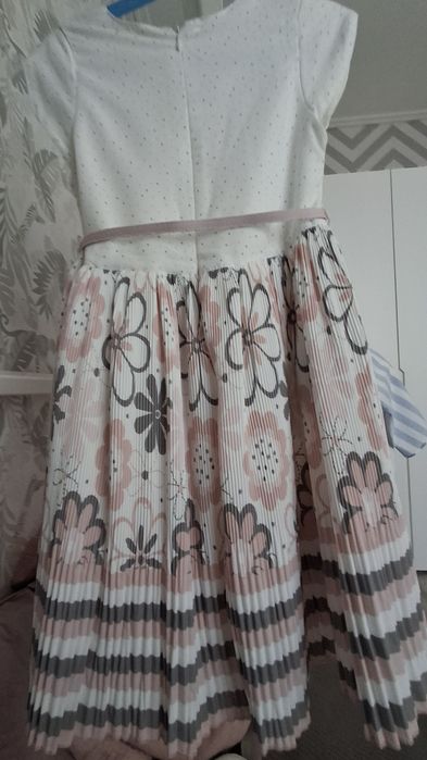 Сукня святкова,7 р.