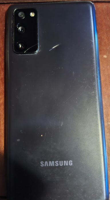 Телефон Samsung s20fe5g