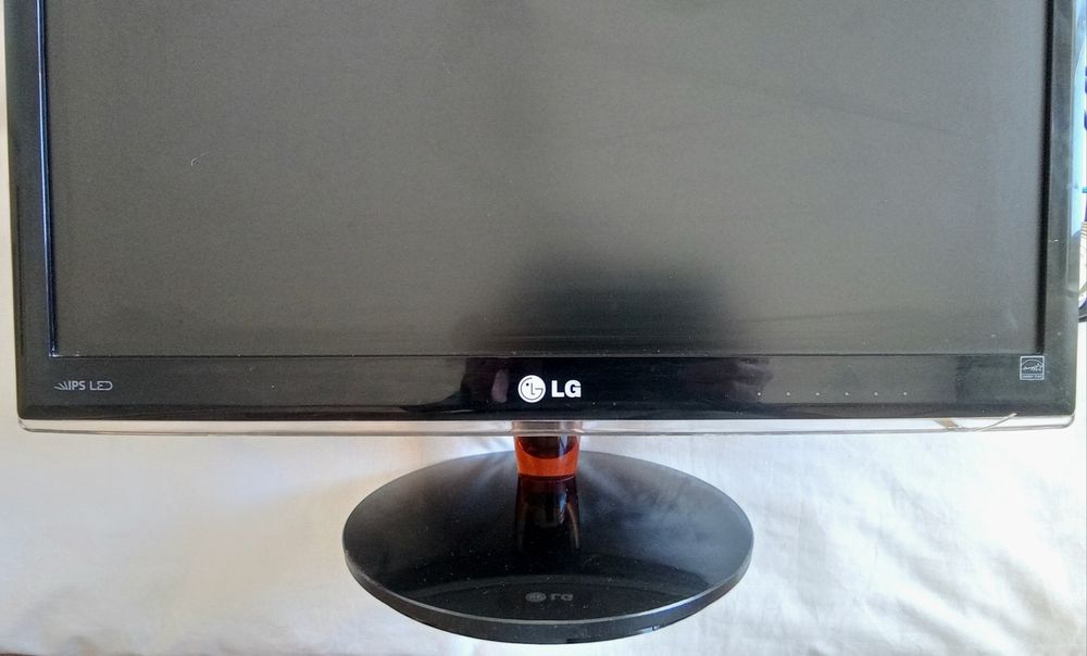 Компьютерний Дисплей Монітор 23 Flatron FullHD LG Electron IPS236V-PN