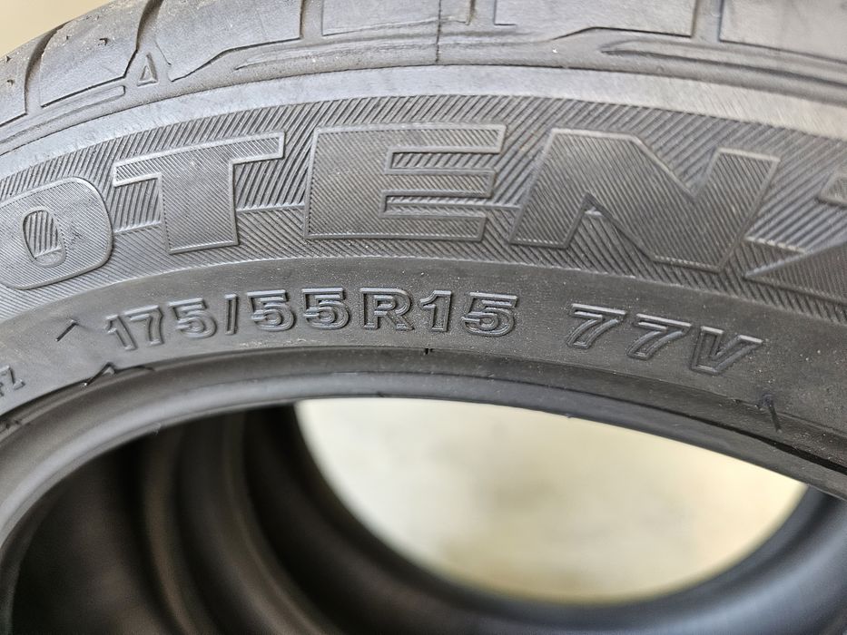 Dois pneus novos p/ Smart 175/55 r15 77V Bridgestone Potenza RE050A