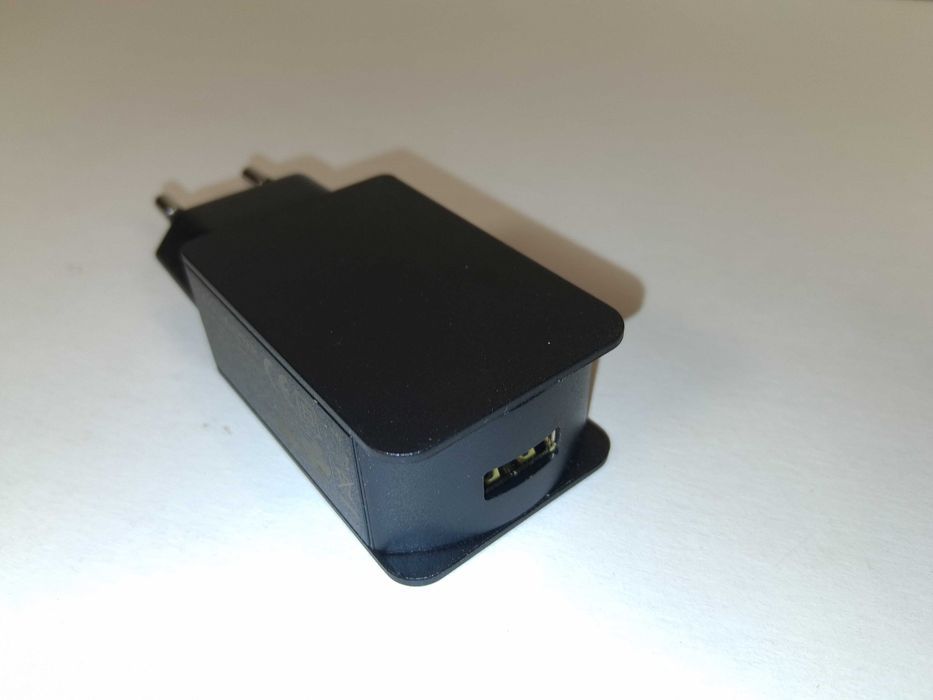 B171 Zasilacz Ładowarka AC/DC Adapter 5V 2A 10W JHD-AP013E-050200BB-B