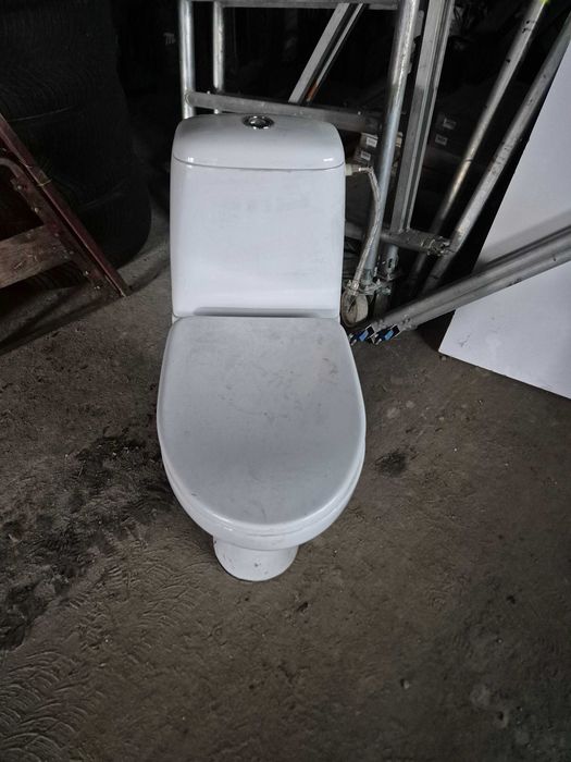 Kompakt wc miska ustepowa stojaca ceramiczna biały