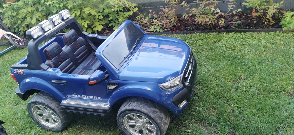 Samochód dwuosobowy dziecięcy Ford Ranger 4x4 akumulator 12V