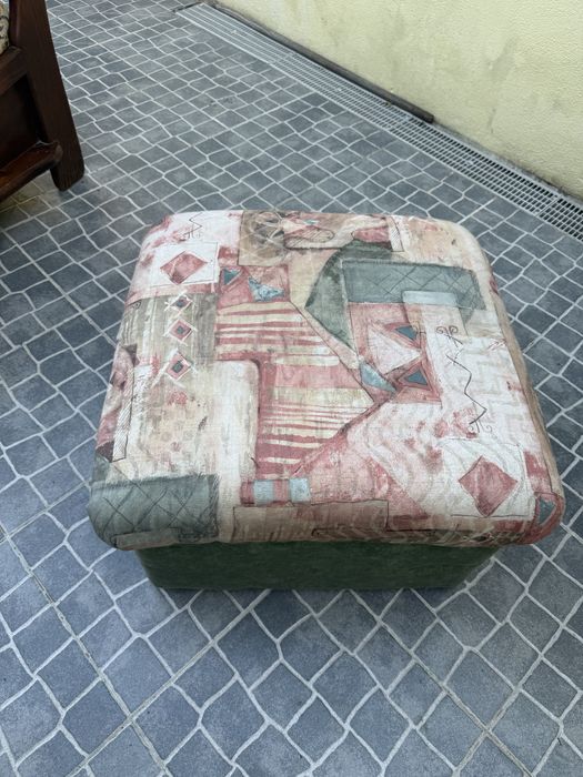 Cadeirão Estofado com Puff de Apoio para os Pés – 2 Unidades