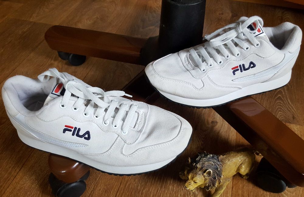 Білі кросівки fila original usa