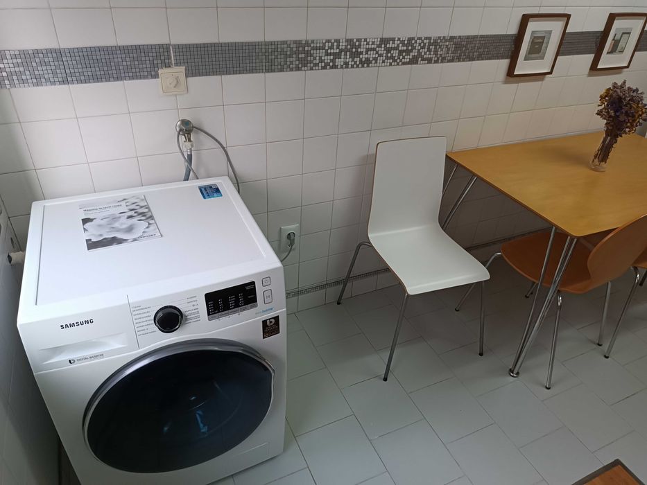 Quarto em Leiria, Despesas incluídas