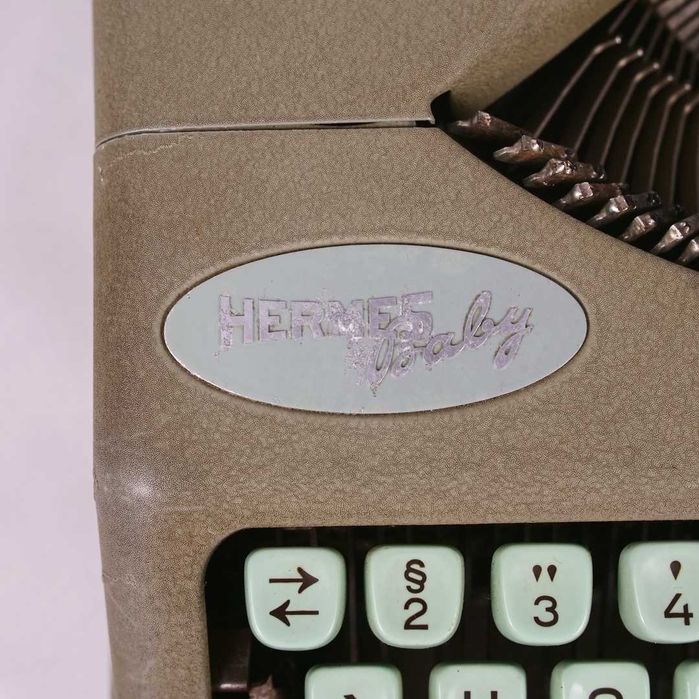 Máquina de escrever Hermes Baby