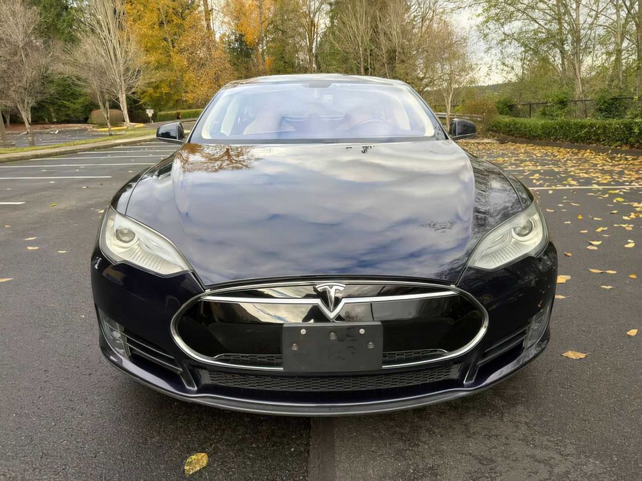 Tesla Model S      2013