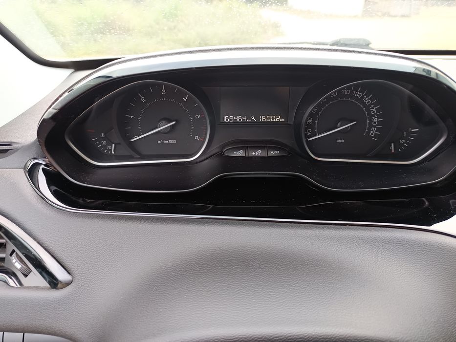 Peugeot 208 1.6 HDI 75cv