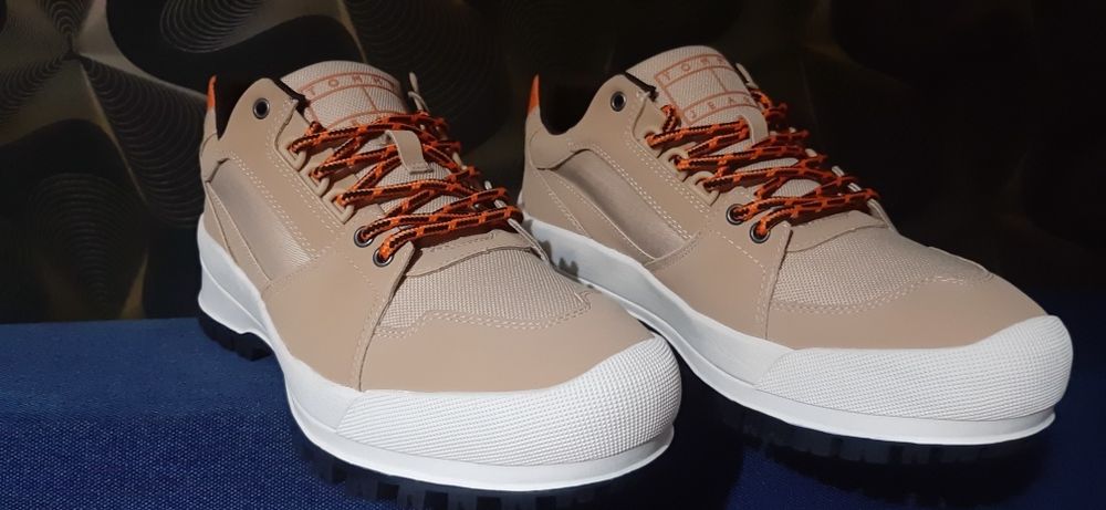 Із США чоловічі кросівки 44 Tommy  Boss подарунок новий рік кроссовки