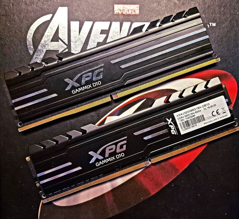 Оперативна пам’ять DDR4 32Gb, 16GB (2x16Gb, 2x8Gb)