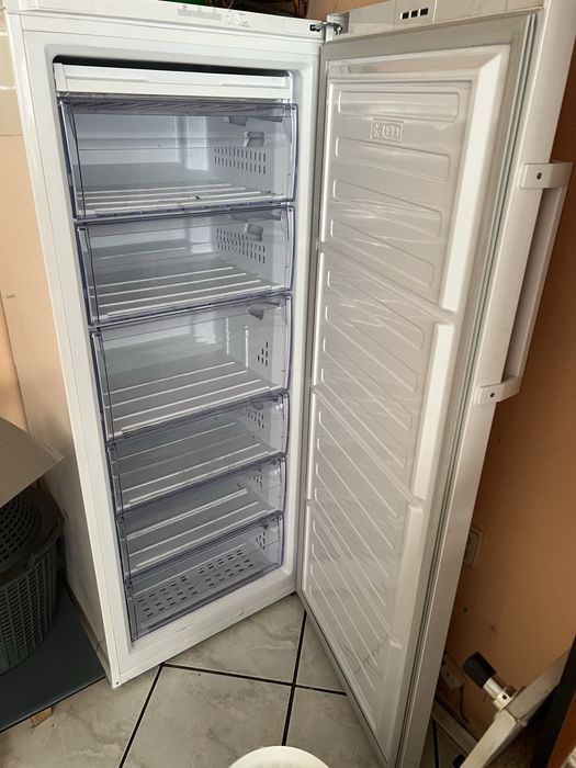 BEKO zmarażarka stojacą 6 szuflad