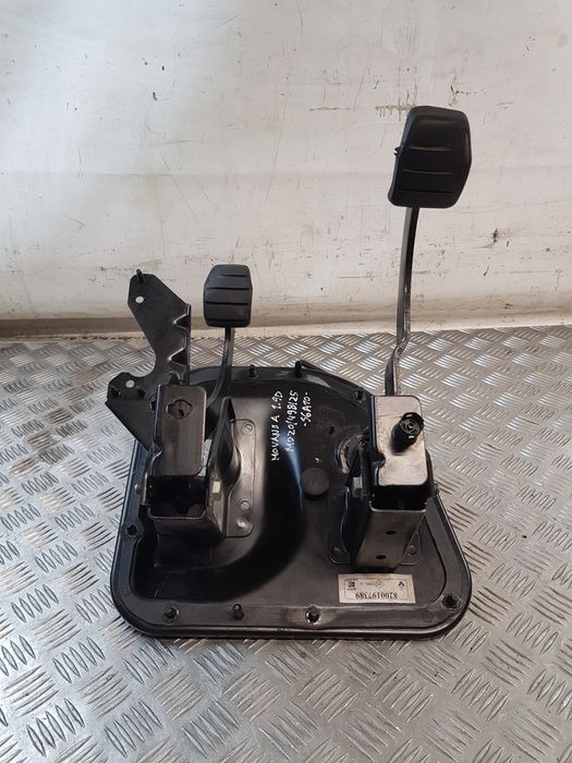 Podstawa + Pedał Sprzęgła + Pedał Hamulca Opel Movano A 1.9D