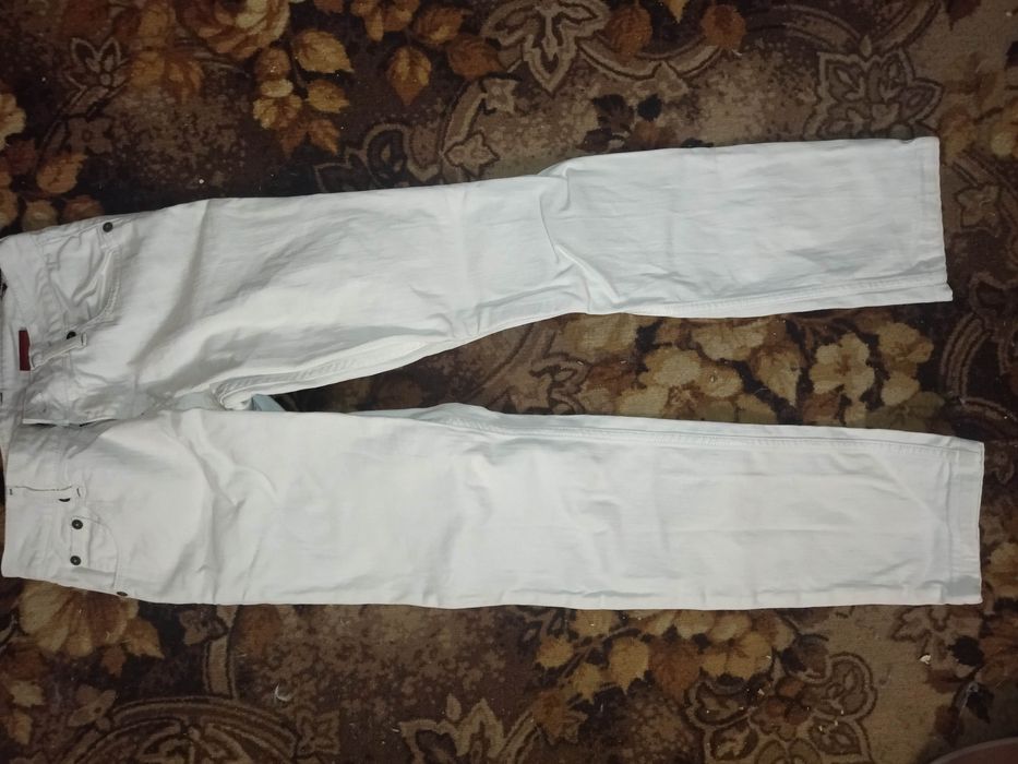 Віддам багато одягу на дівчину розмір XS