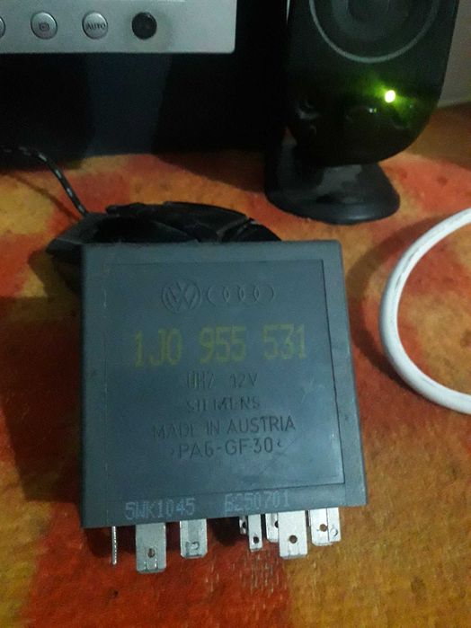 Relay for wiper blades for Audi A3 PD and others64751439323266122