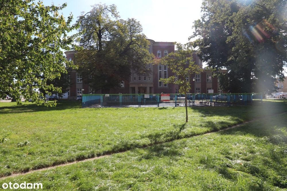 Obok TEATRU WIELKIEGO duża kawalerka PARTER do kapitalnego remontu