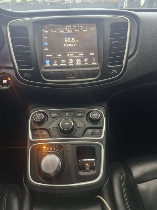 Продам Chrysler 200