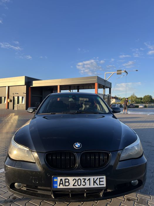 BMW E60 520I. CarPlay