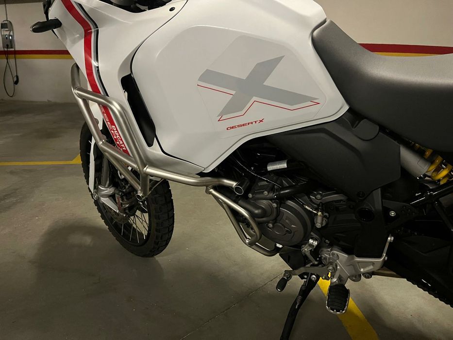 Ducati Desert X como nova de Abril 2024 com garantia ate 2028