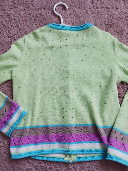 Sweterek dziewczecy