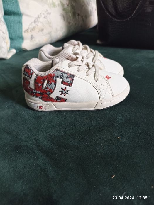 Buty sportowe rozmiar 21,5