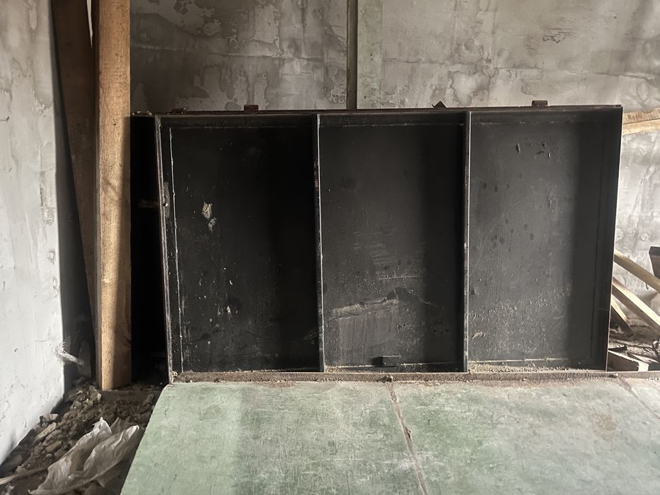 Ворота металеві в гараж