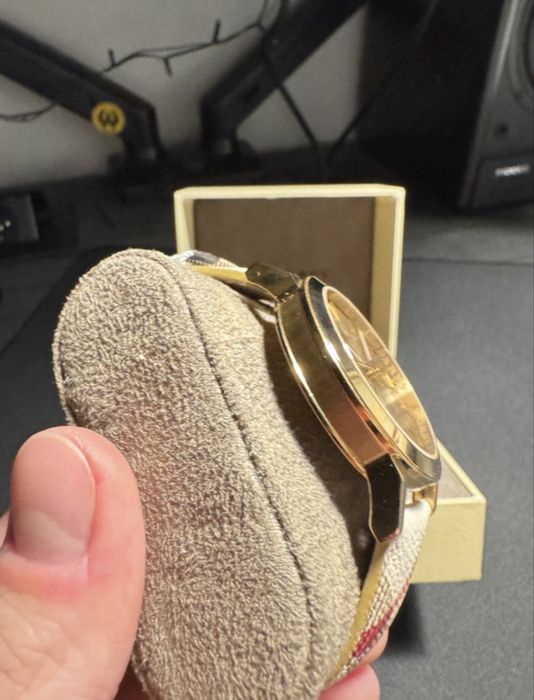 Piękny zegarek Burberry BU9026 swiss made, sapphire crystal