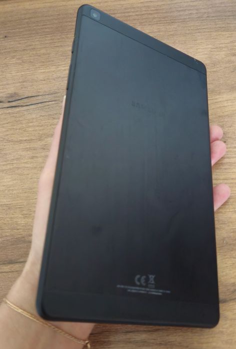 Планшет Samsung SM-Т295 розбитий дисплей, включається. На запчастини.