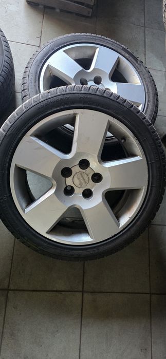 Felgi z oponam superb golf a4 skoda passati 225/45/17 zimowymi z 2022r 5x112