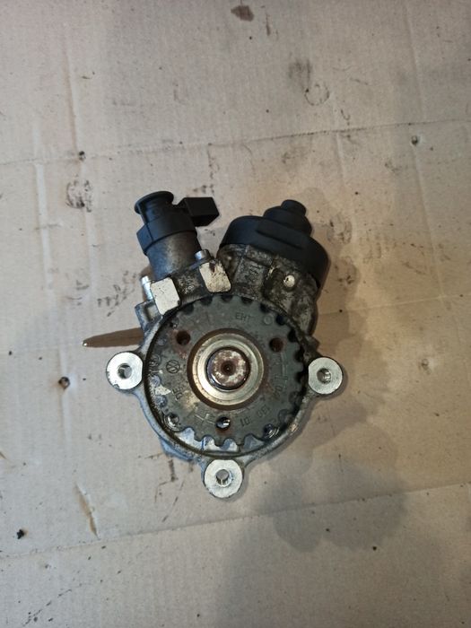 Тнвд паливний насос 04L130755D 2.0 TDI Volkswagen Audi Seat Skoda