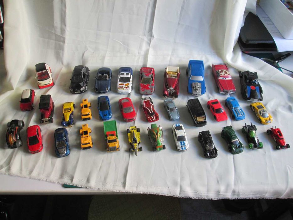 Vários carros para colecção