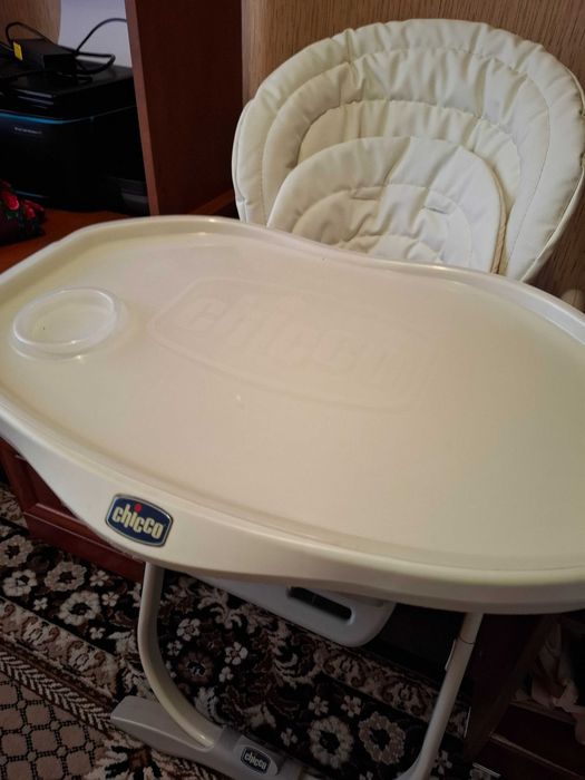 Продам столик для годування