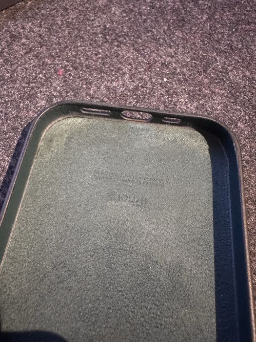 Capa couro iPhone 14 Pro Original usada