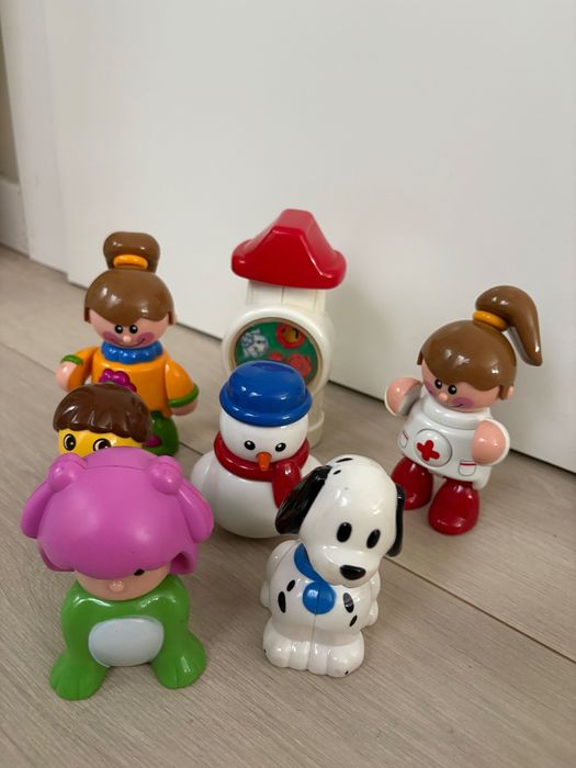 Bonecos da marca Toto.