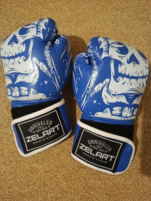 Боксерские перчатки