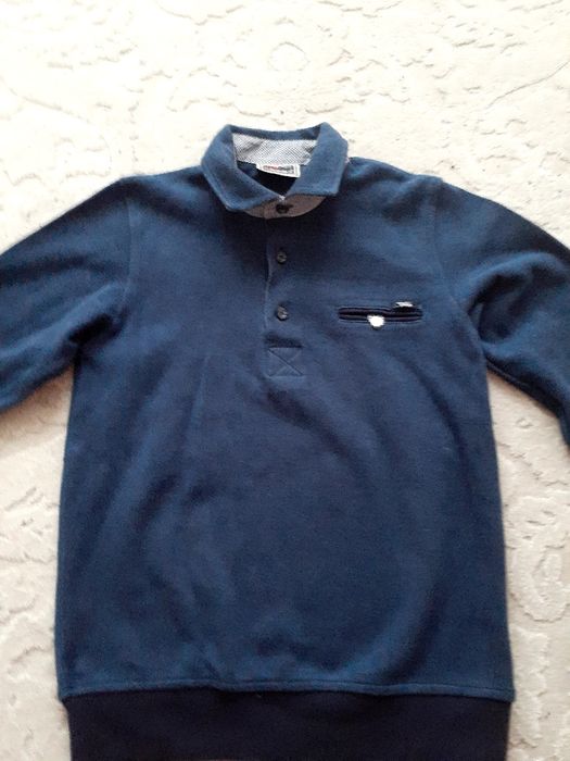 Кофта синего цвета поло