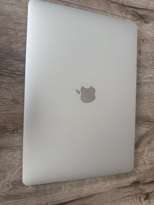 Macbook pro 2022, 13 cali, 256 GB, 8 GB ram