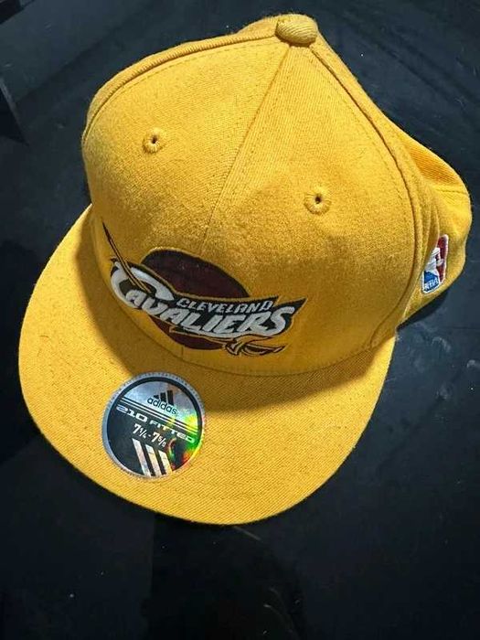 Chapéu Adidas Cleveland Cavaliers Amarelo