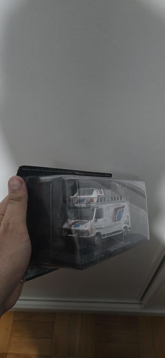 Miniatura para venda