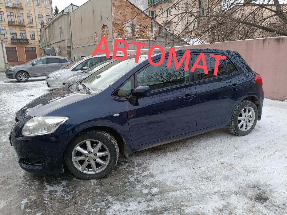 Гарний Auris Executive обслужений