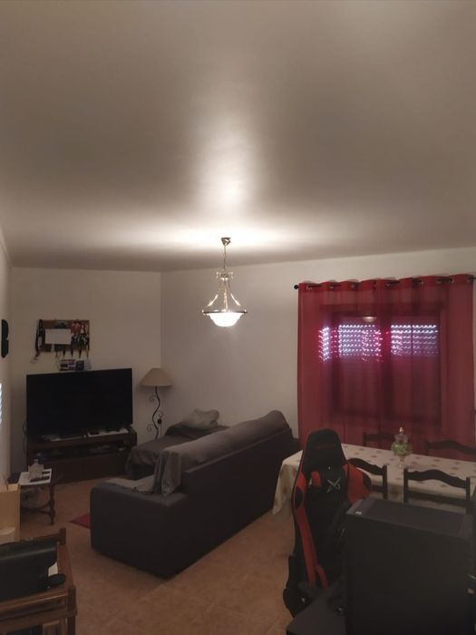 Arrenda-te 1 equipado e mobilado com garagem em Leiria