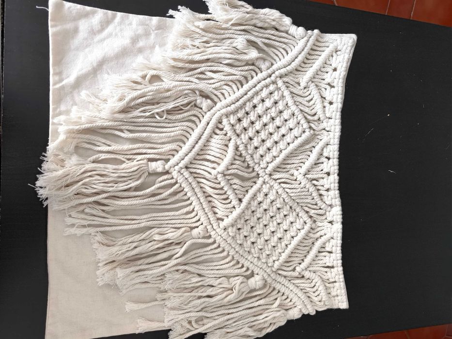 Capa de almofada em macramé nova + oferta de toalha