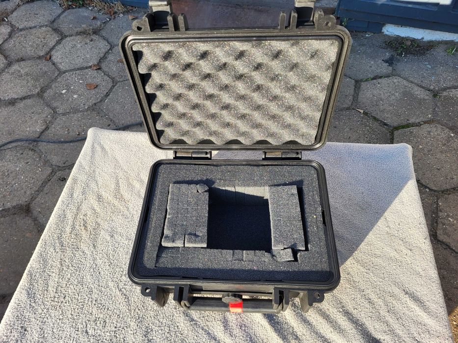 Explorer case 2712 (27,6x20x12cm) - IP67 - STANAG 4280 // FAKTURA 23%