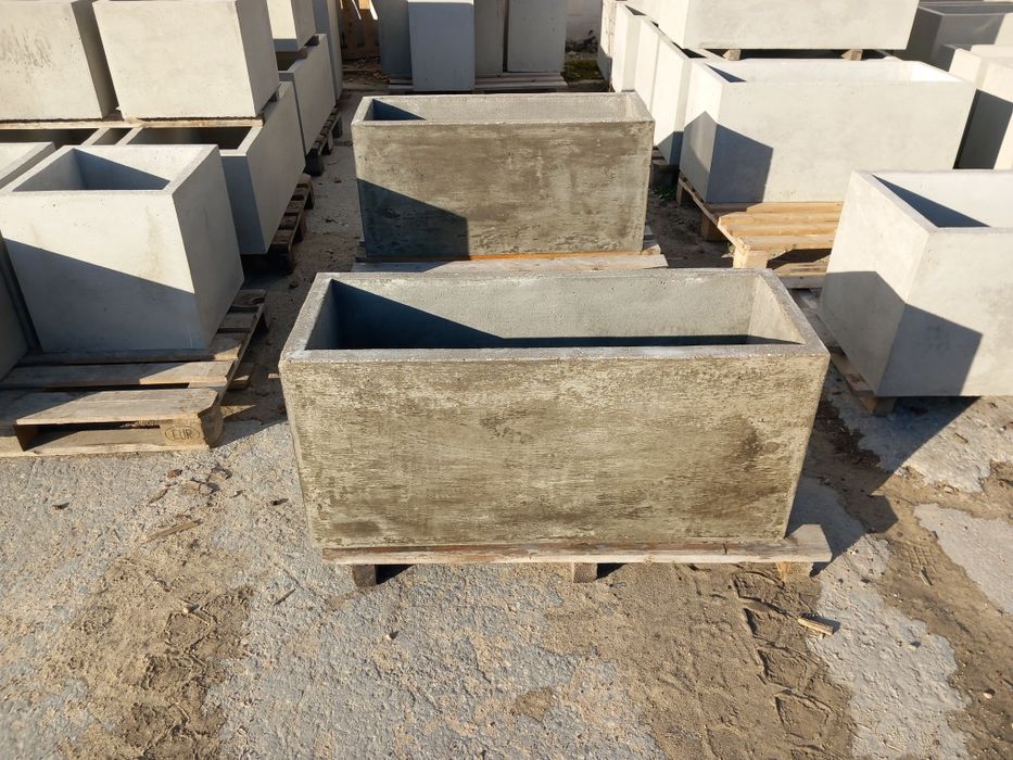 Donice  betonowe ( ogrodowe , tarasowe )