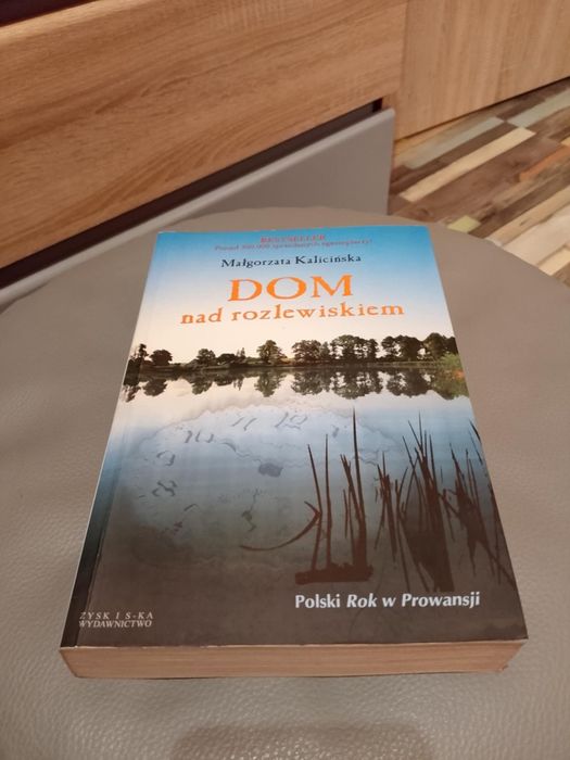 Dom nad rozlewiskiem, książka