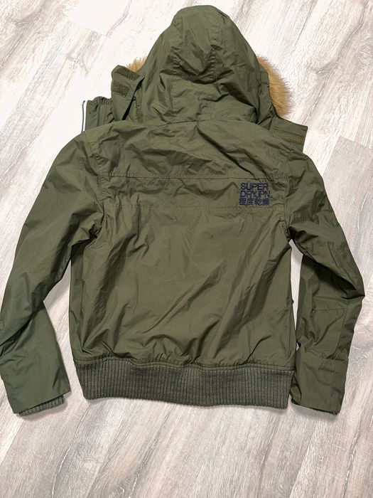 Тёплая демисезонная куртка Superdry, размер S