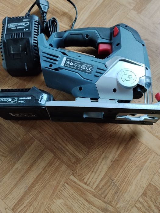 Wyrzynarka graphite 18v