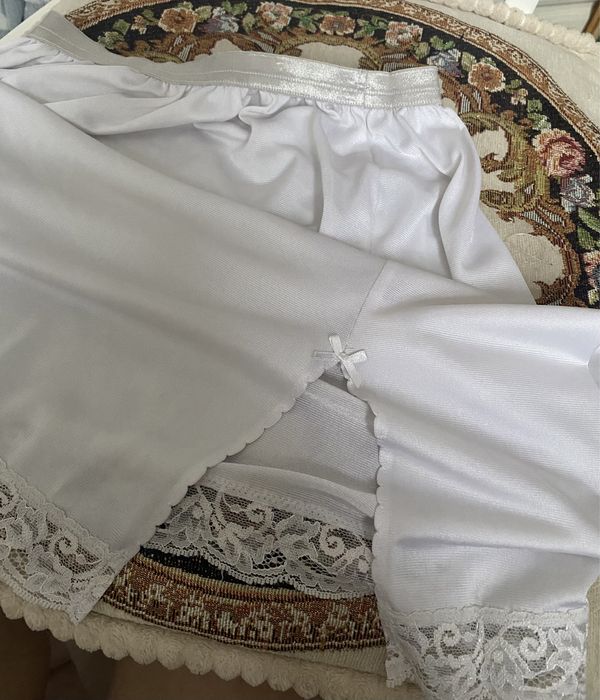 Нижня біла спідничка з мереживом