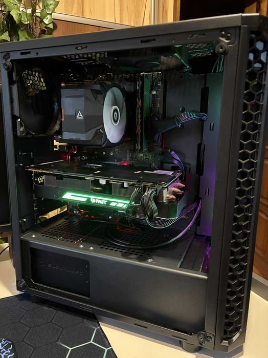 Komputer / Zestaw Gamingowy i7-7700 GTX 1070Ti SSD Monitor